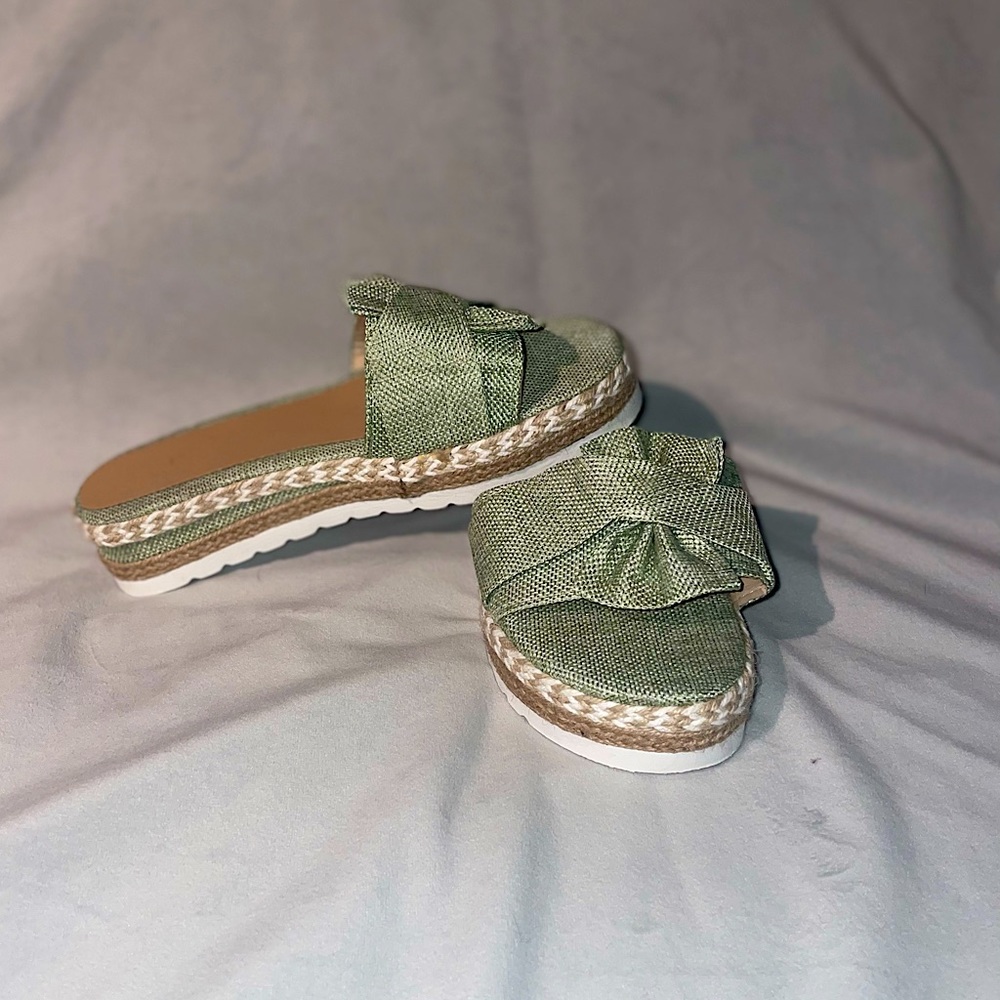 Woven Slide Sandals Size 7